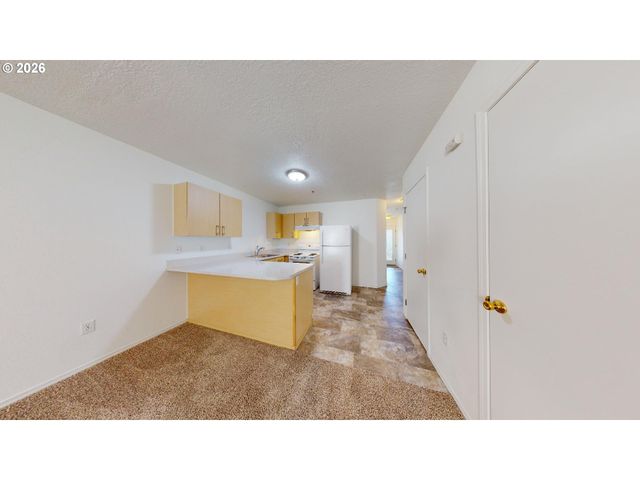 9615 Se CENTER Ct, Portland, OR 97266