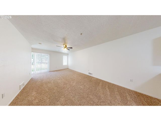 9615 Se CENTER Ct, Portland, OR 97266