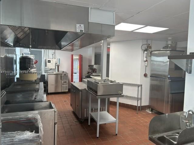 929 Collins Ave, Miami Beach, FL 33139
