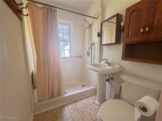 1265 Eastwood Avenue, Akron, OH 44305