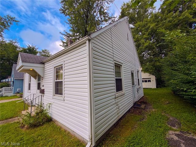 1265 Eastwood Avenue, Akron, OH 44305