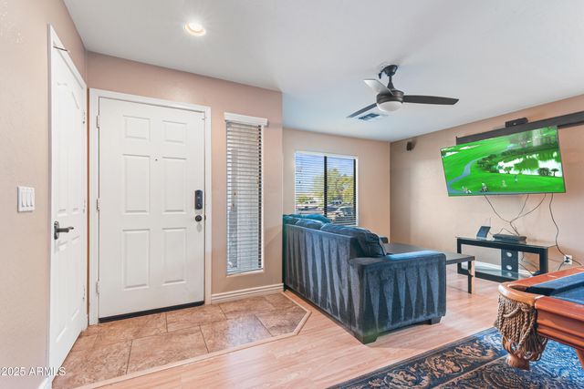 2113 W NANCY Lane, Phoenix, AZ 85041