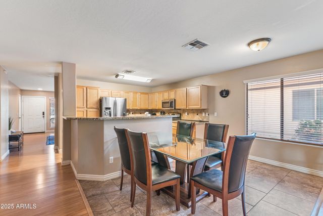 2113 W NANCY Lane, Phoenix, AZ 85041