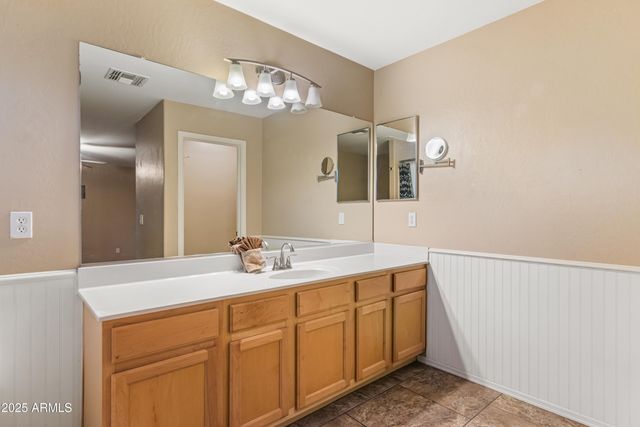 2113 W NANCY Lane, Phoenix, AZ 85041