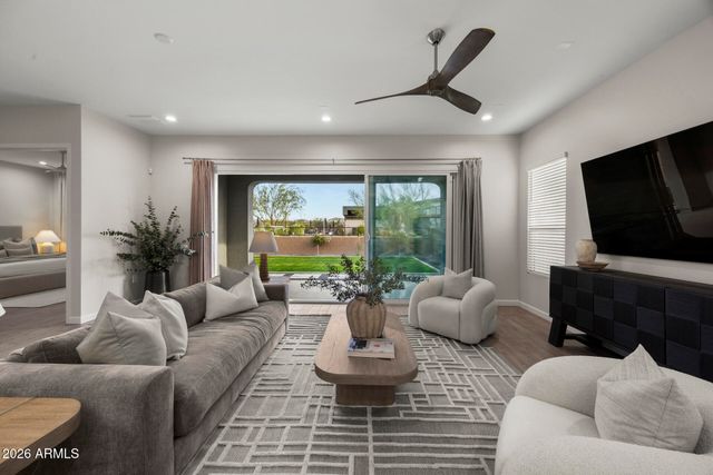 5954 E CAT BALUE Drive, Phoenix, AZ 85054