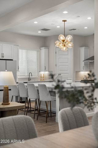 5954 E CAT BALUE Drive, Phoenix, AZ 85054