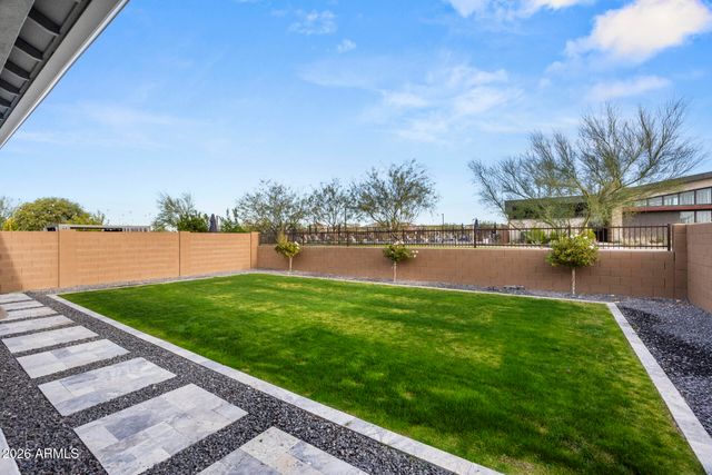 5954 E CAT BALUE Drive, Phoenix, AZ 85054