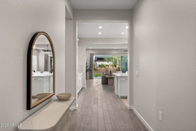 5954 E CAT BALUE Drive, Phoenix, AZ 85054