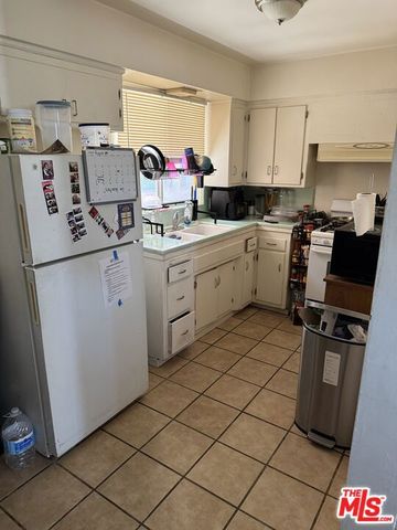 3815 Don Tomaso Drive, Los Angeles, CA 90008