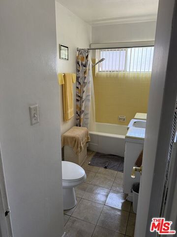 3815 Don Tomaso Drive, Los Angeles, CA 90008