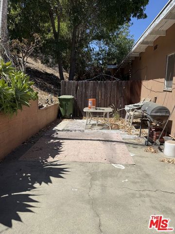 3815 Don Tomaso Drive, Los Angeles, CA 90008