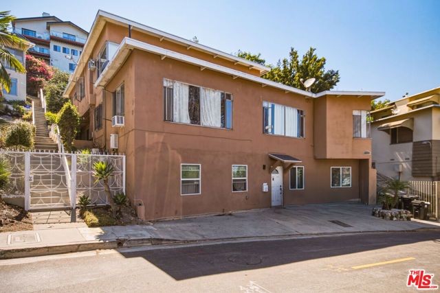 3815 Don Tomaso Drive, Los Angeles, CA 90008