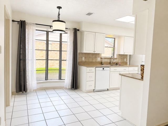 11427 Brook Meadows Lane, Meadows Place, TX 77477