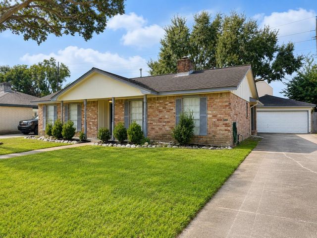 11427 Brook Meadows Lane, Meadows Place, TX 77477