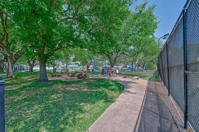 11427 Brook Meadows Lane, Meadows Place, TX 77477