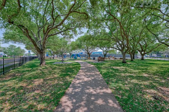 11427 Brook Meadows Lane, Meadows Place, TX 77477