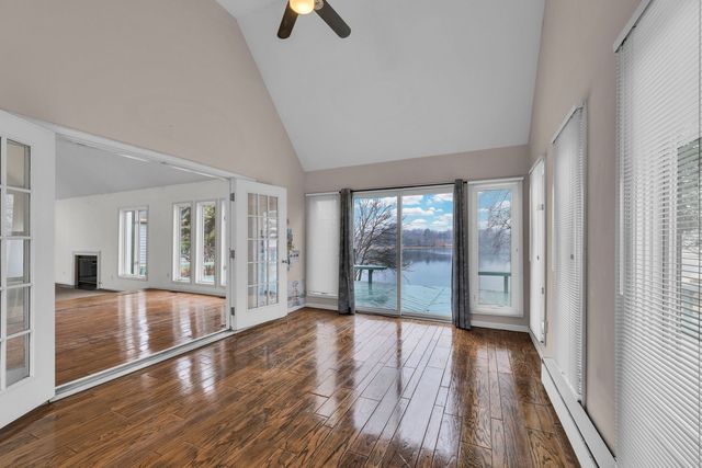 8 Heaton Court, Sugar Grove, IL 60554