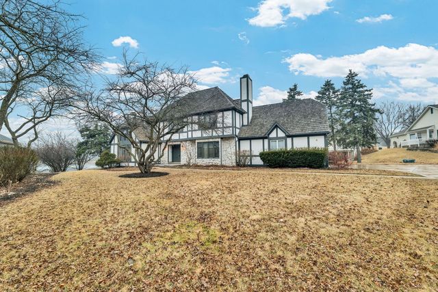 8 Heaton Court, Sugar Grove, IL 60554