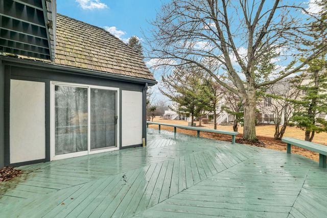 8 Heaton Court, Sugar Grove, IL 60554