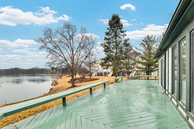 8 Heaton Court, Sugar Grove, IL 60554