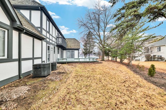 8 Heaton Court, Sugar Grove, IL 60554