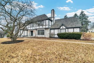 8 Heaton Court, Sugar Grove, IL 60554