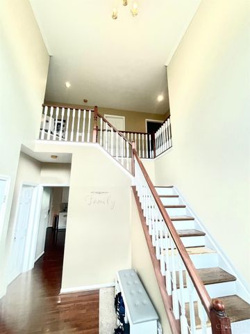 334 Glensford Drive, Springdale, OH 45246