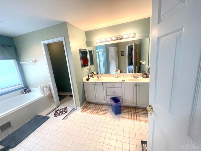 334 Glensford Drive, Springdale, OH 45246