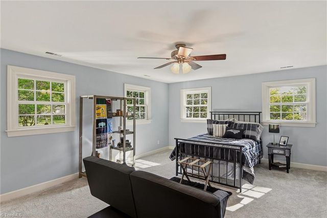 2862 Robinhood Road, Winston-salem, NC 27106