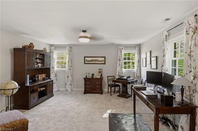 2862 Robinhood Road, Winston-salem, NC 27106