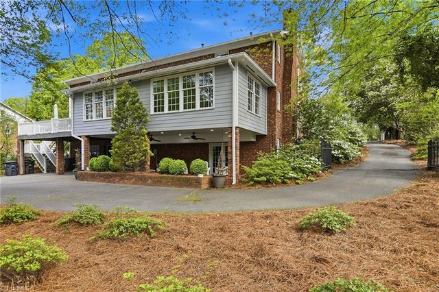 2862 Robinhood Road, Winston-salem, NC 27106