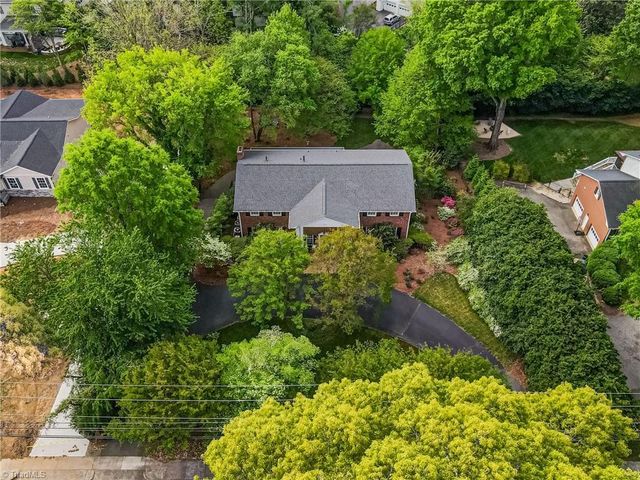 2862 Robinhood Road, Winston-salem, NC 27106