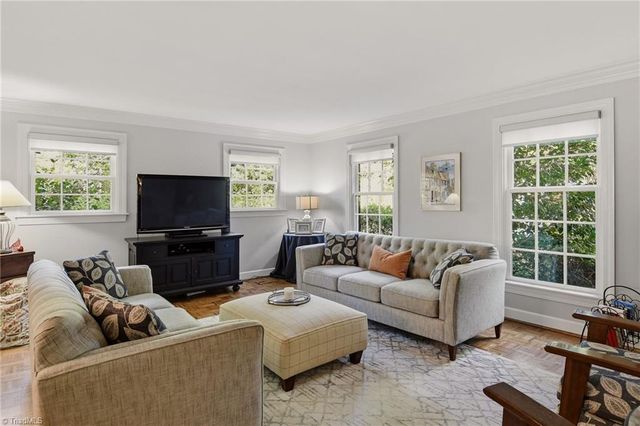 2862 Robinhood Road, Winston-salem, NC 27106