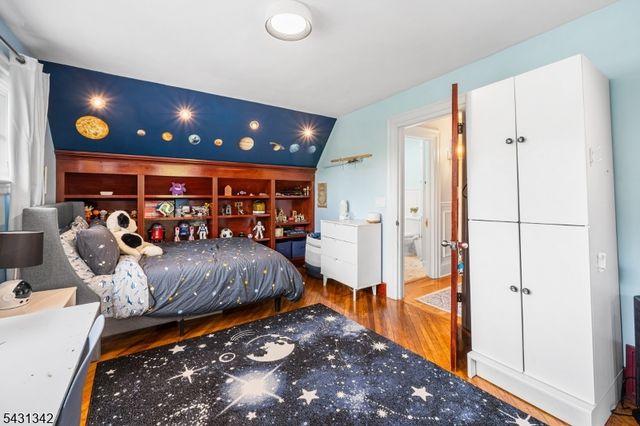296 Ridgewood Ave, Glen Ridge Boro Twp., NJ 07028