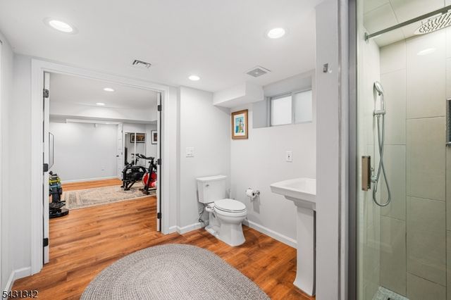 296 Ridgewood Ave, Glen Ridge Boro Twp., NJ 07028