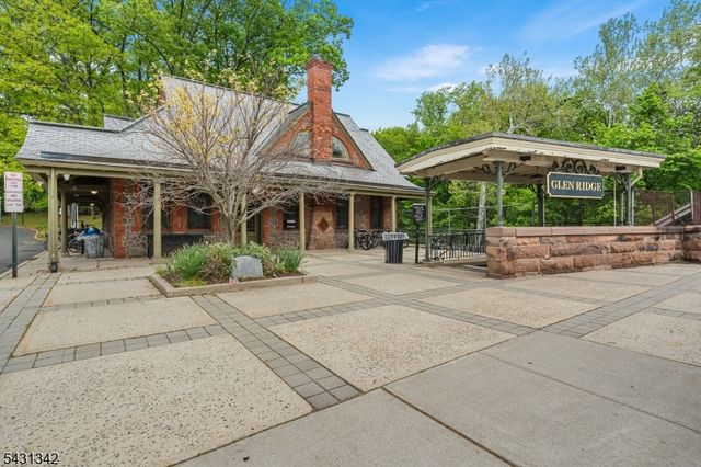 296 Ridgewood Ave, Glen Ridge Boro Twp., NJ 07028