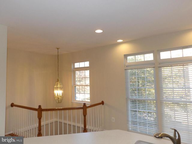 4142 FAIRFAX CENTER CREEK DR, Fairfax, VA 22030