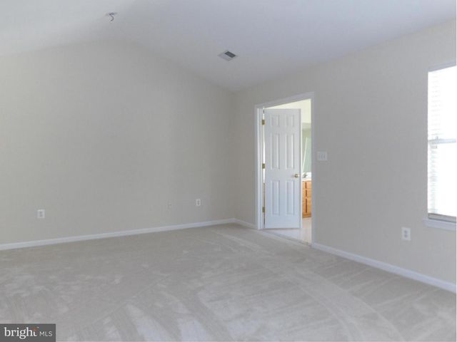 4142 FAIRFAX CENTER CREEK DR, Fairfax, VA 22030