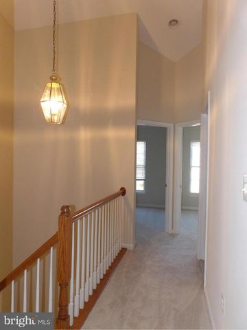 4142 FAIRFAX CENTER CREEK DR, Fairfax, VA 22030