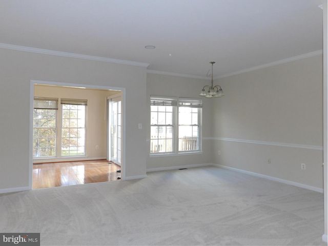 4142 FAIRFAX CENTER CREEK DR, Fairfax, VA 22030