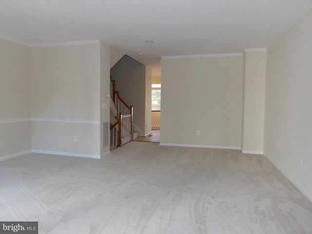 4142 FAIRFAX CENTER CREEK DR, Fairfax, VA 22030