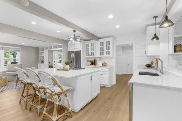 978 Law Lane, Mount Pleasant, SC 29464