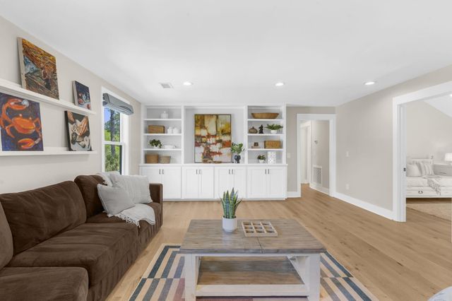 978 Law Lane, Mount Pleasant, SC 29464