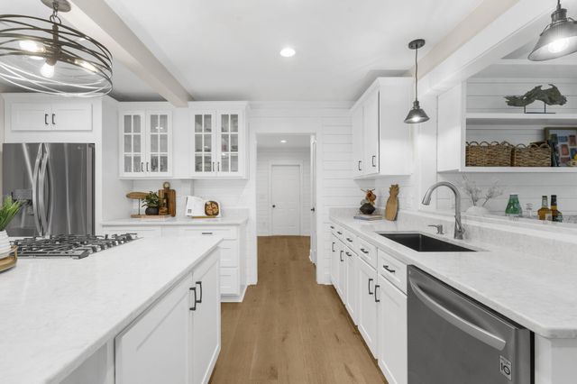978 Law Lane, Mount Pleasant, SC 29464