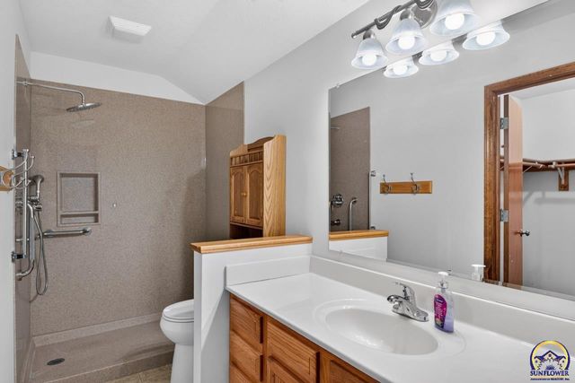 4017 NW Fielding TER, Topeka, KS 66618