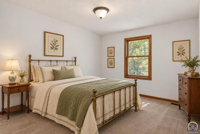 4017 NW Fielding TER, Topeka, KS 66618