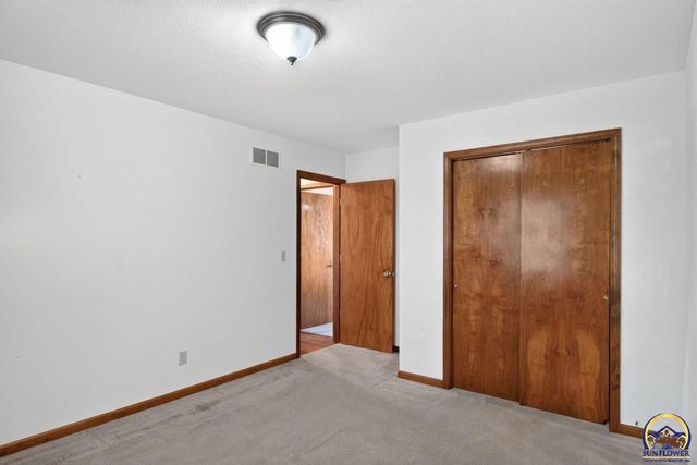 4017 NW Fielding TER, Topeka, KS 66618