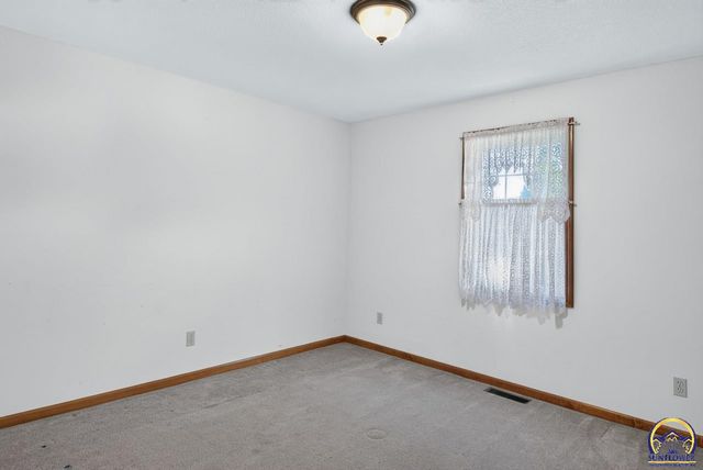 4017 NW Fielding TER, Topeka, KS 66618