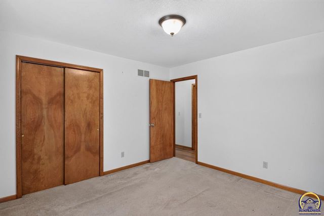 4017 NW Fielding TER, Topeka, KS 66618