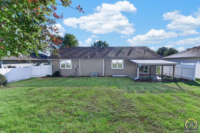 4017 NW Fielding TER, Topeka, KS 66618